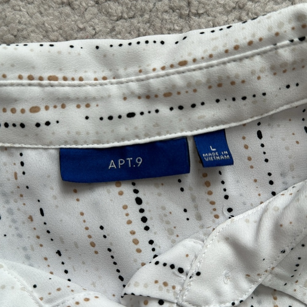 Sleeveless button down - Picture 3 of 6